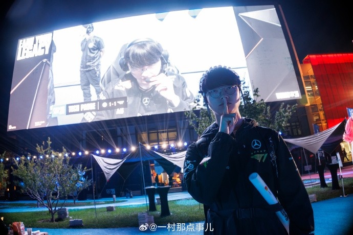 摄影师一村发布S15入围赛返图：2025.10.14 Day1